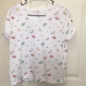 Fitted white space tee